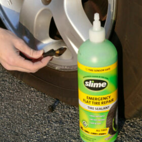 Slime Emergency Tire Sealant (Truck/SUV) – TPMS Compatible – 592 Ml