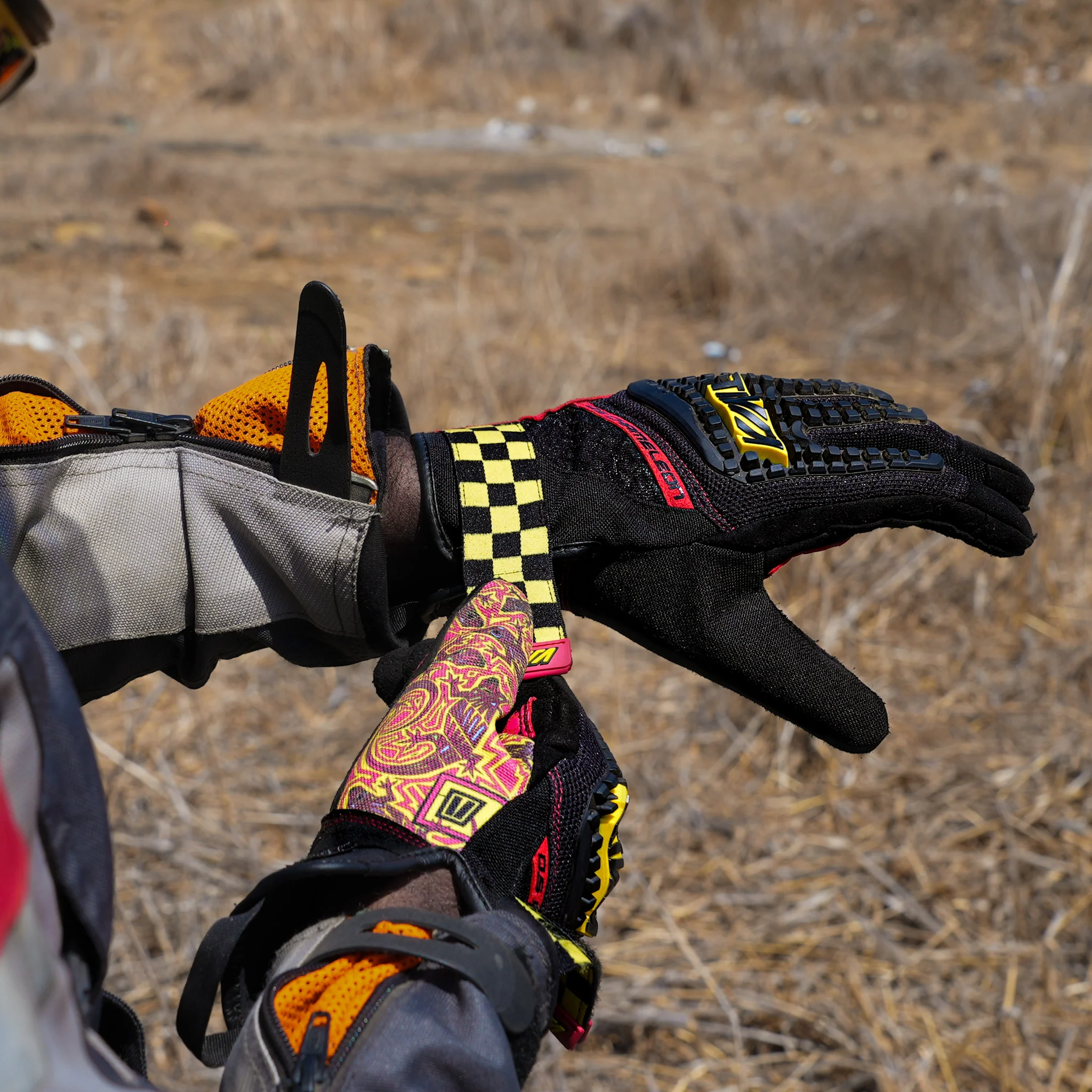 Tiivra Ds Apex Motorcycle Riding Gloves