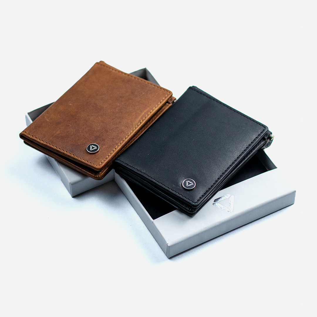 Carbonado Leather Black Bi-Fold Money Clip Wallet