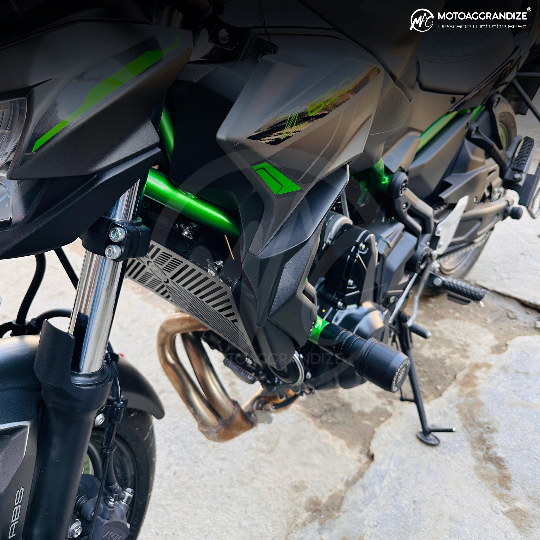 MOTOAGGRANDIZE Frame Sliders / Crash Protectors for Kawasaki Ninja 650 / Z 650